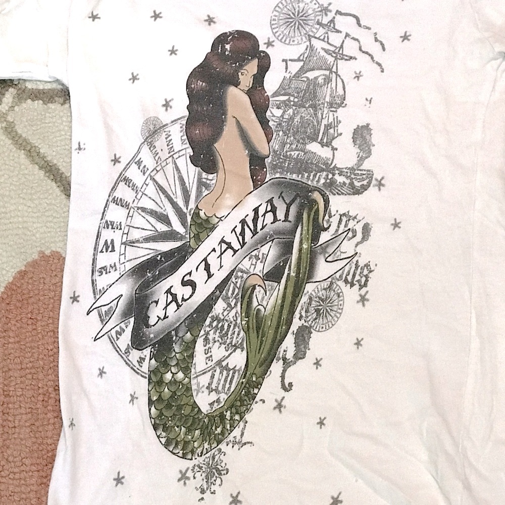 Redhead Mermaid Castaway T-Shirt Size Small. - Picture 2 of 3